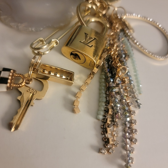 Louis Vuitton Lock & key - Picture 5 of 17